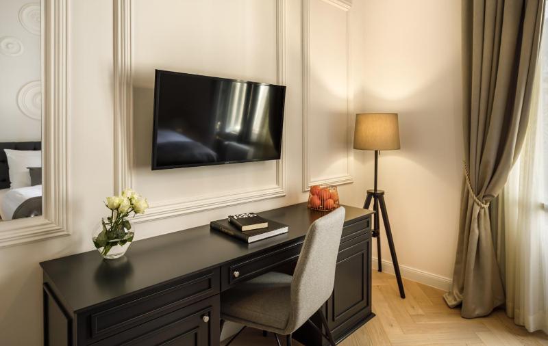 Atrium Room image 3