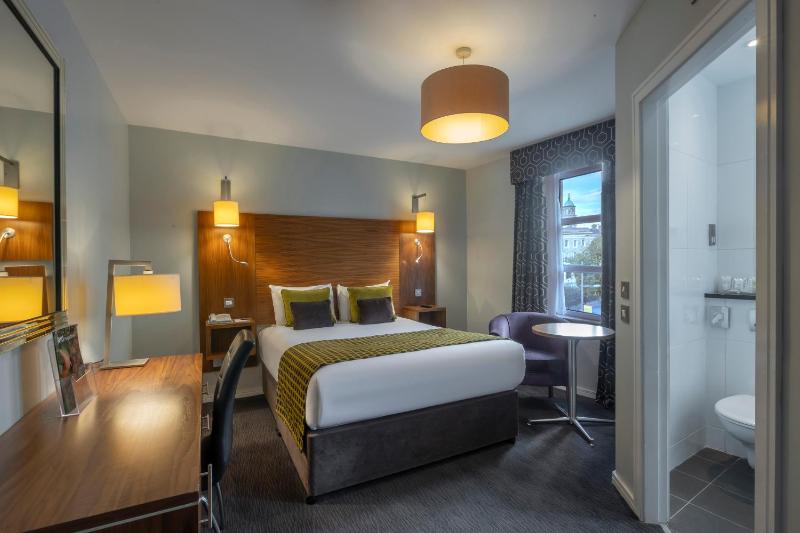 Deluxe Standard Queen image 3