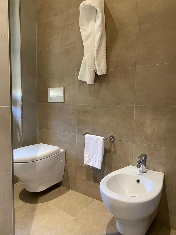 Deluxe Single Room with Sea View image 3