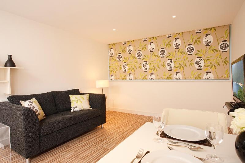 One-Bedroom Apartment image 4