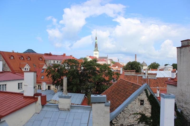 Double Room with Shared Bathroom image 2
