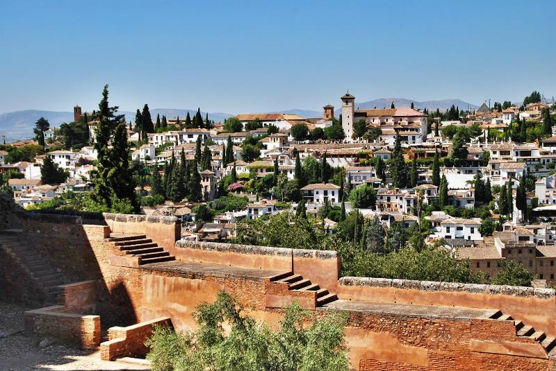 Magic stay in Granada with private parking - image 13