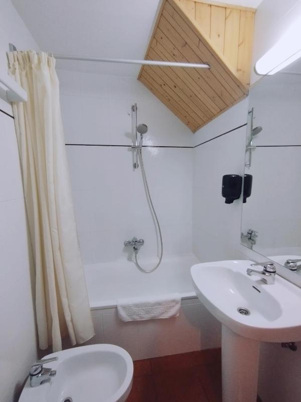 Triple Room with Bath image 2