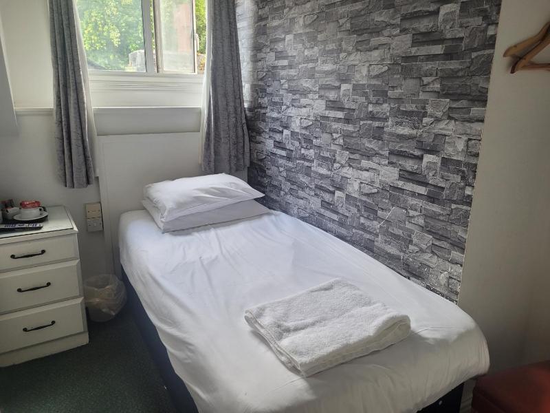 Single Room image 1