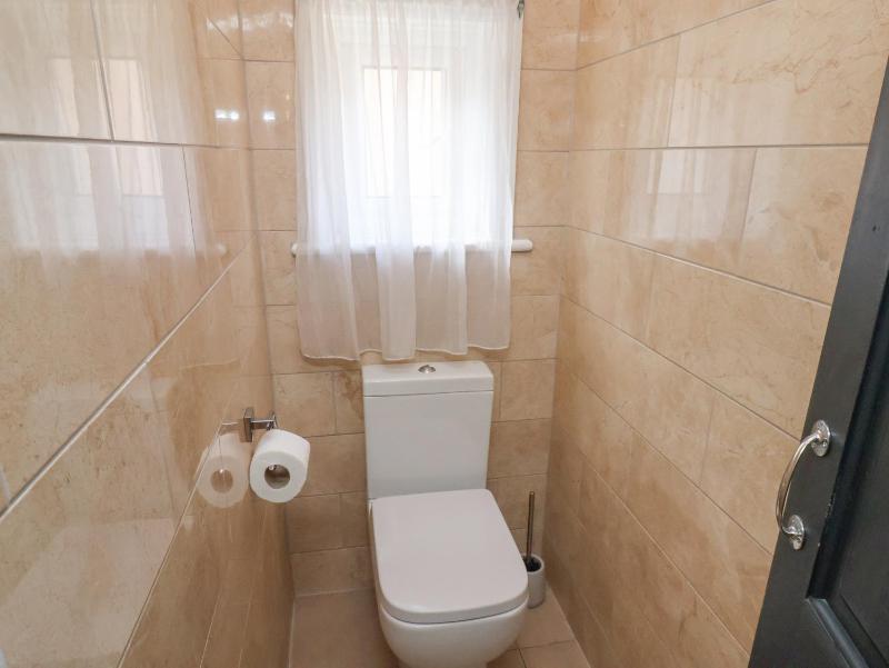 32 Ashville Avenue - image 5