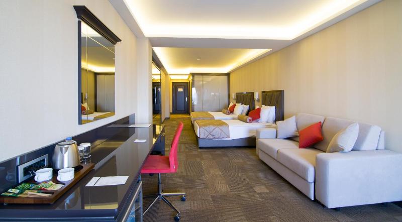 Family Room with Garden View image 1