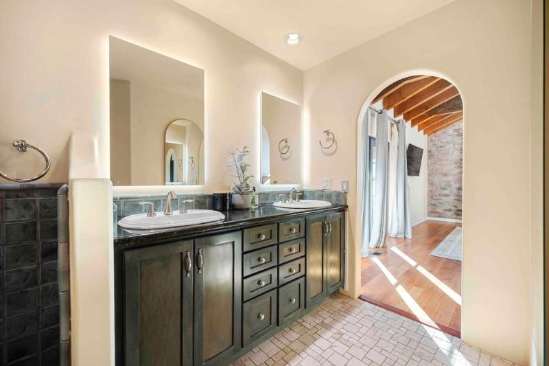 Stunning Chapel home with incredible views HotTub - image 40