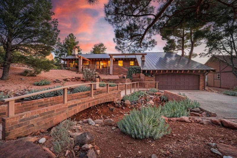 Stunning Chapel home with incredible views HotTub - image 24