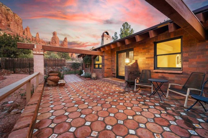 Stunning Chapel home with incredible views HotTub - image 8