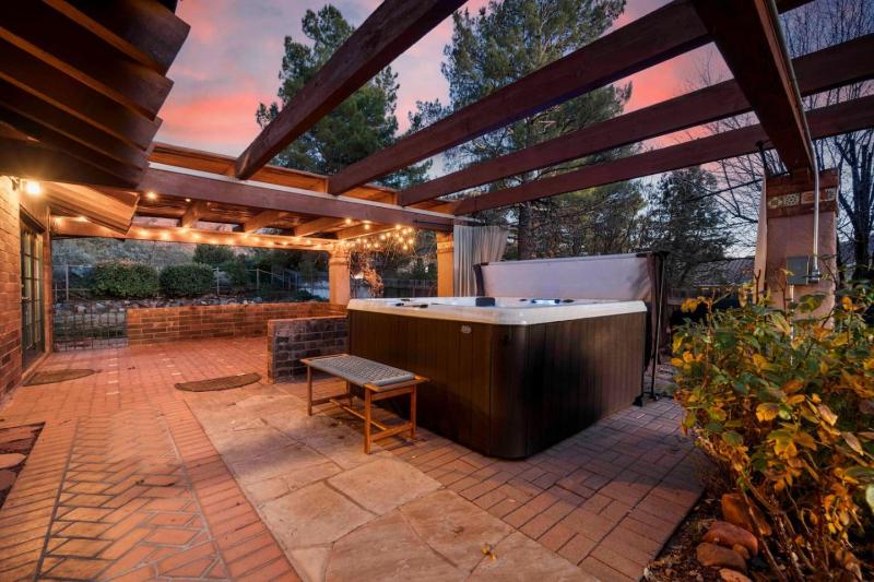 Stunning Chapel home with incredible views HotTub - image 47
