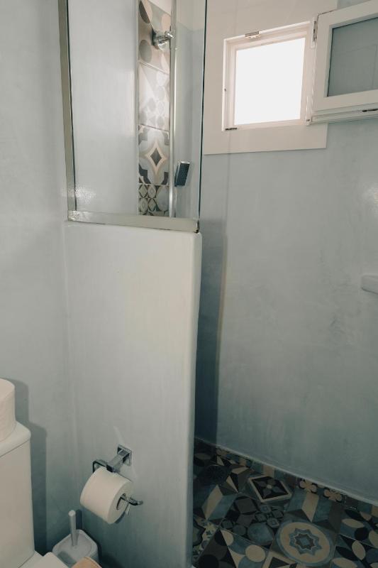 Superior Room (queen or twin) with Caldera View image 4