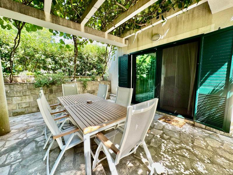 Apartment with garden Obala Djurasevica Images