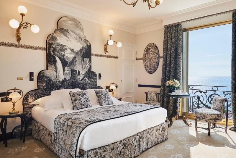 Deluxe Double Room with Sea View image 1