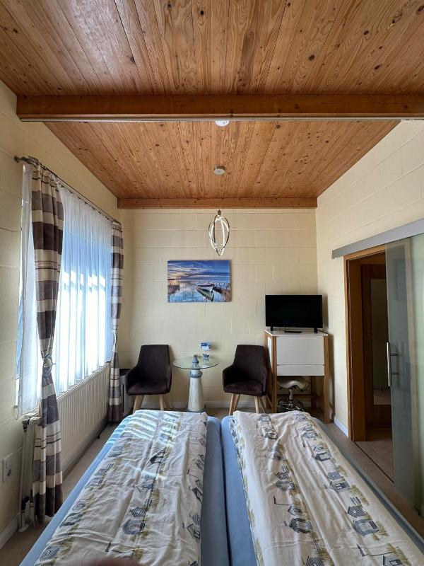 Budget Double Room image 2