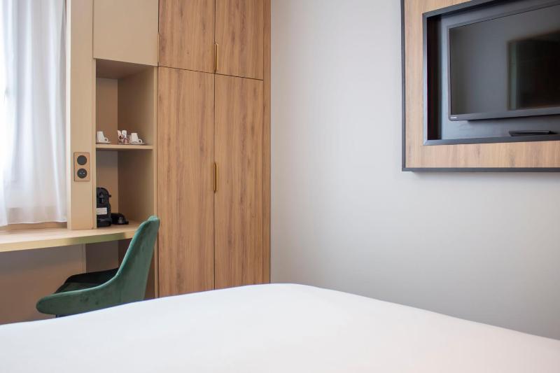 Double Room image 4