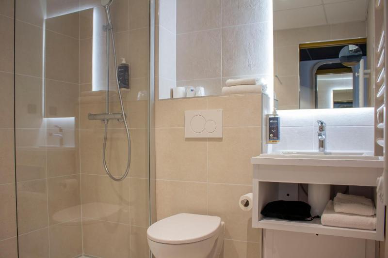 Twin Room image 1