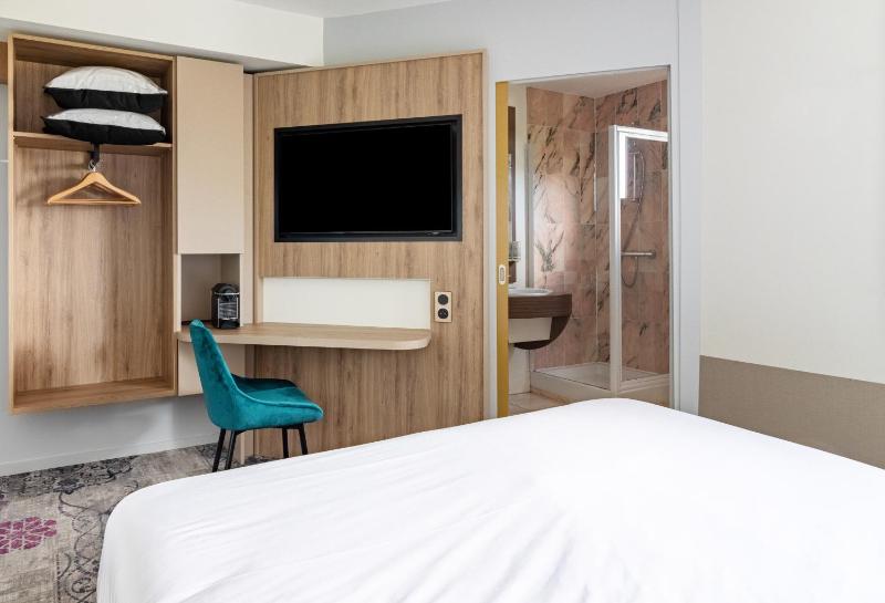 Superior Double Room image 2