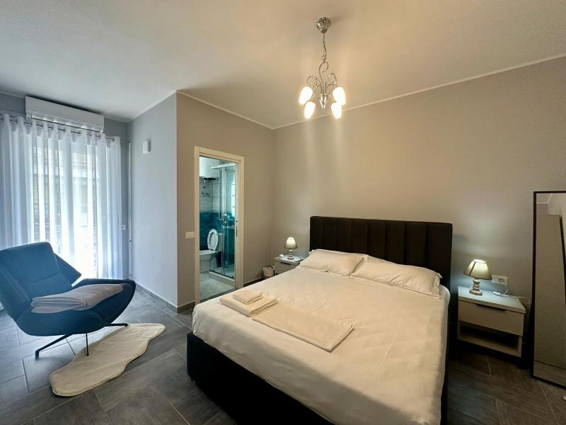 AR-Lux apartment old street - image 11