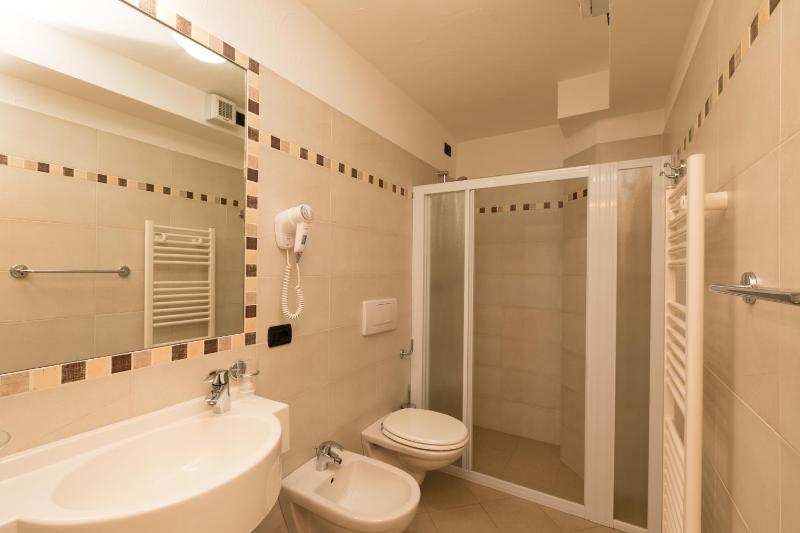 Quadruple Room image 3
