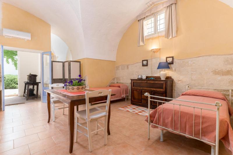 Family Room with Garden View image 4