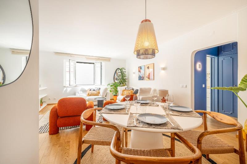 Blue Tide - Two Bedroom Apartment - image 4