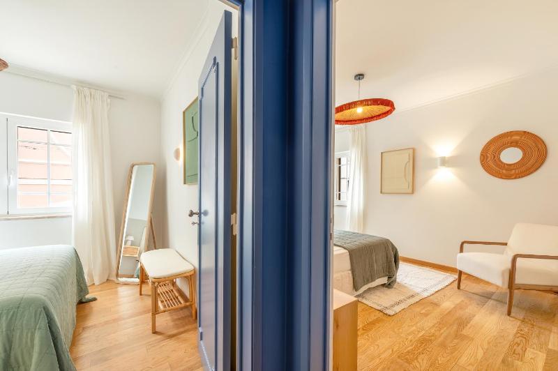 Blue Tide - Two Bedroom Apartment - image 11