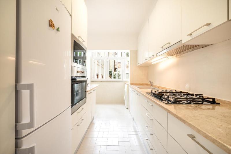 Blue Tide - Two Bedroom Apartment - image 31