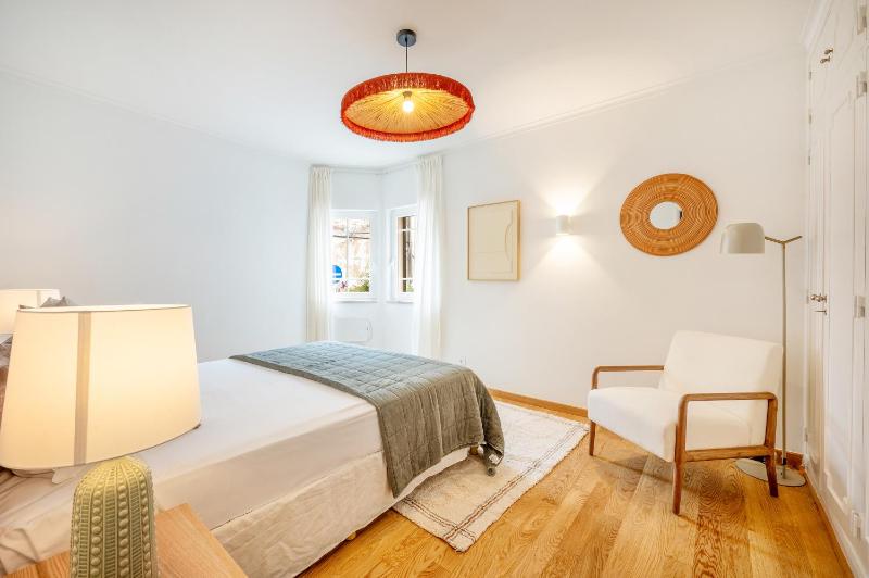 Blue Tide - Two Bedroom Apartment - image 10