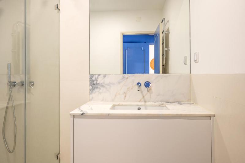 Blue Tide - Two Bedroom Apartment - image 30
