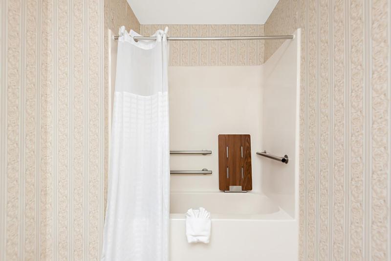 King Suite - Accessible/Non-Smoking image 2