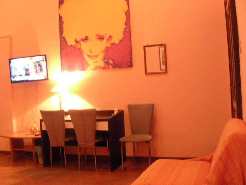 Quadruple Room with Shared Bathroom image 4