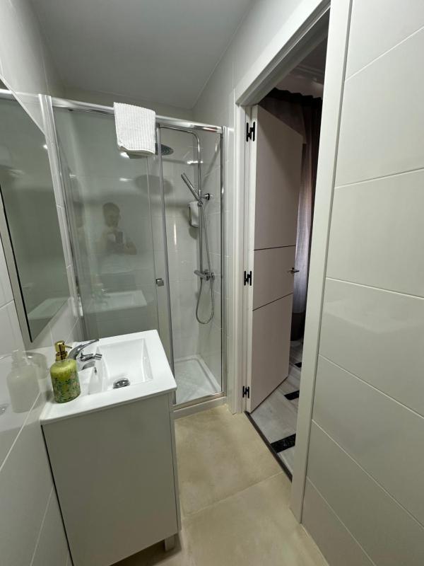 Double Room with Private Bathroom image 1