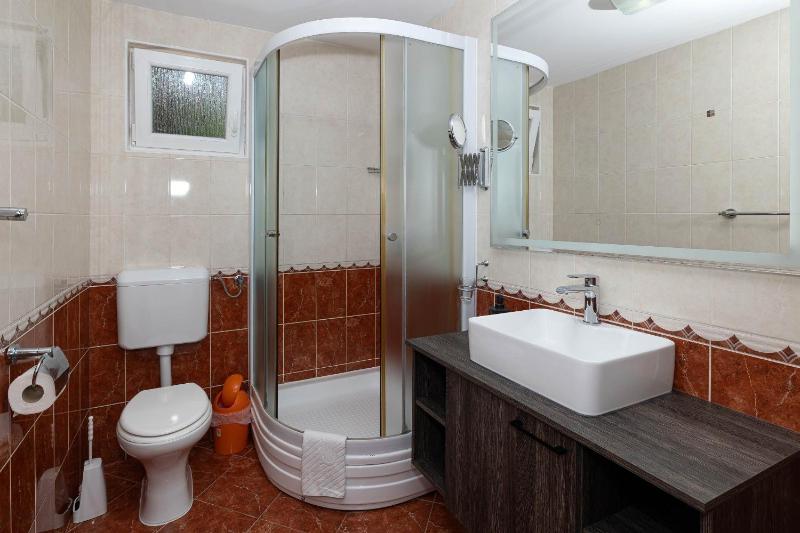One-Bedroom apartment Standard image 3