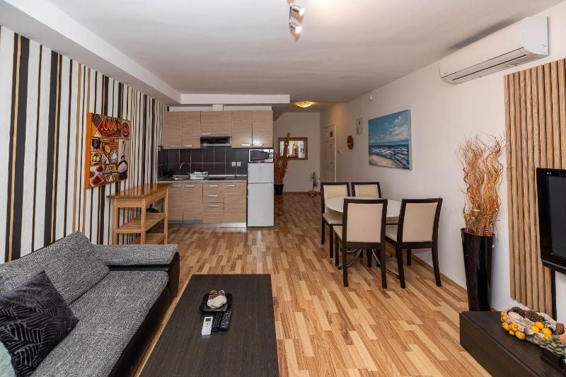 One-Bedroom Apartment (4 Adults) image 3