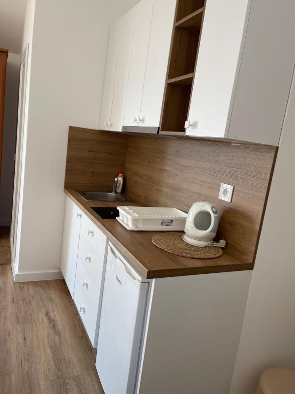 Studio Apartment with Sea View image 2