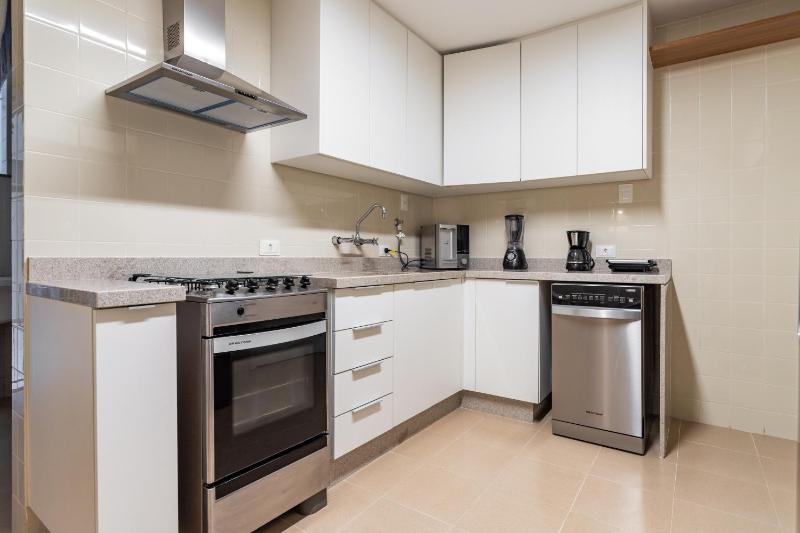 Unhotel - Charmoso Apartamento Temporada com 3 quartos em Copacabana - image 14