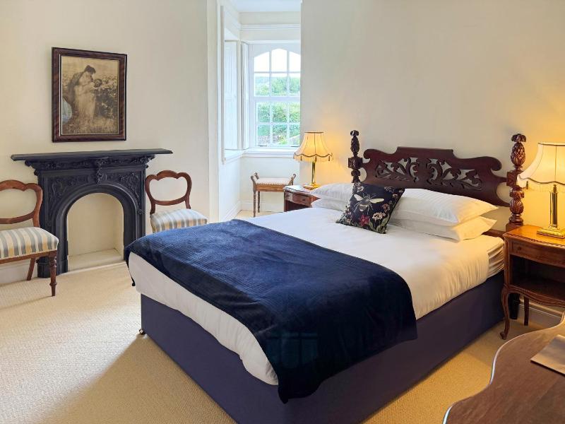 Double Room with Garden View image 1