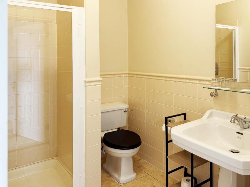 Double Room with Garden View image 4