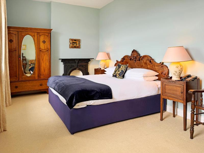 Deluxe Double or Twin Room with Ocean View image 4