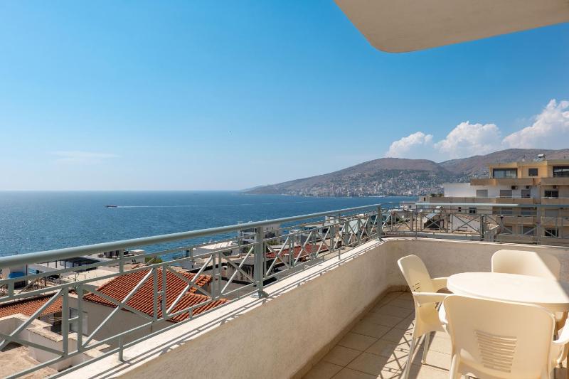 Domi Luxury beach view apartments in Saranda - image 3
