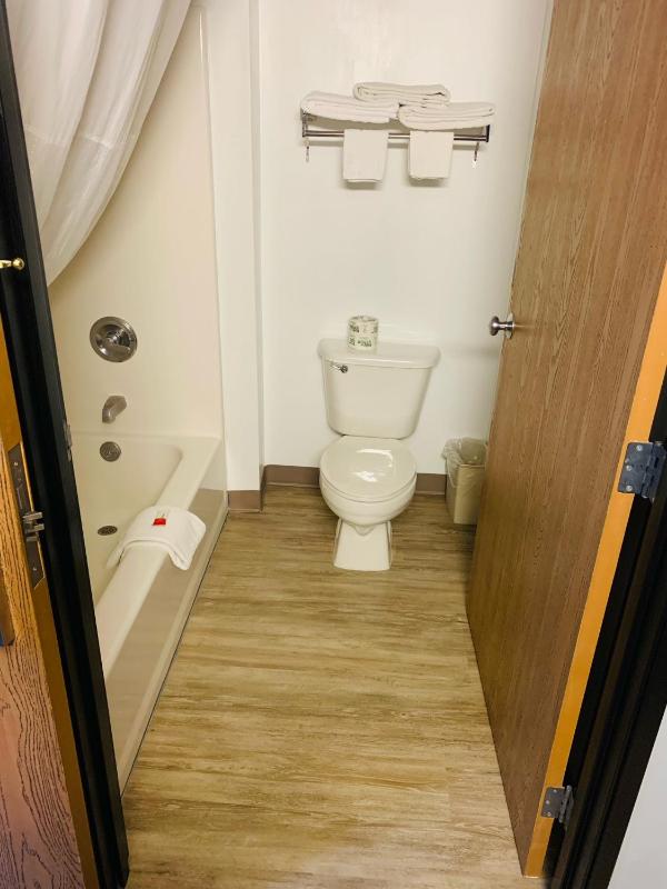 Double Room with Private Bathroom image 3