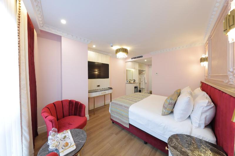 Superior Room image 4