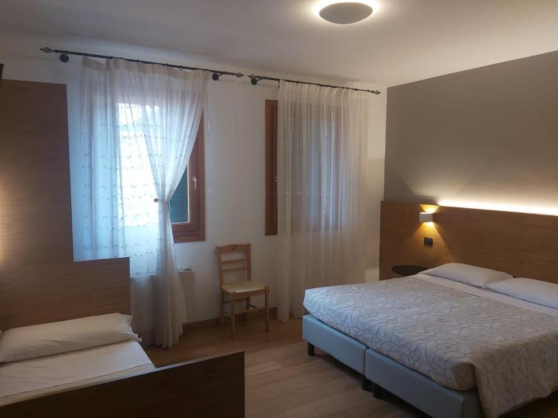 Double Room image 3