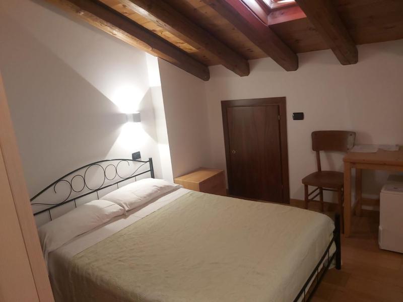 Single Room image 4