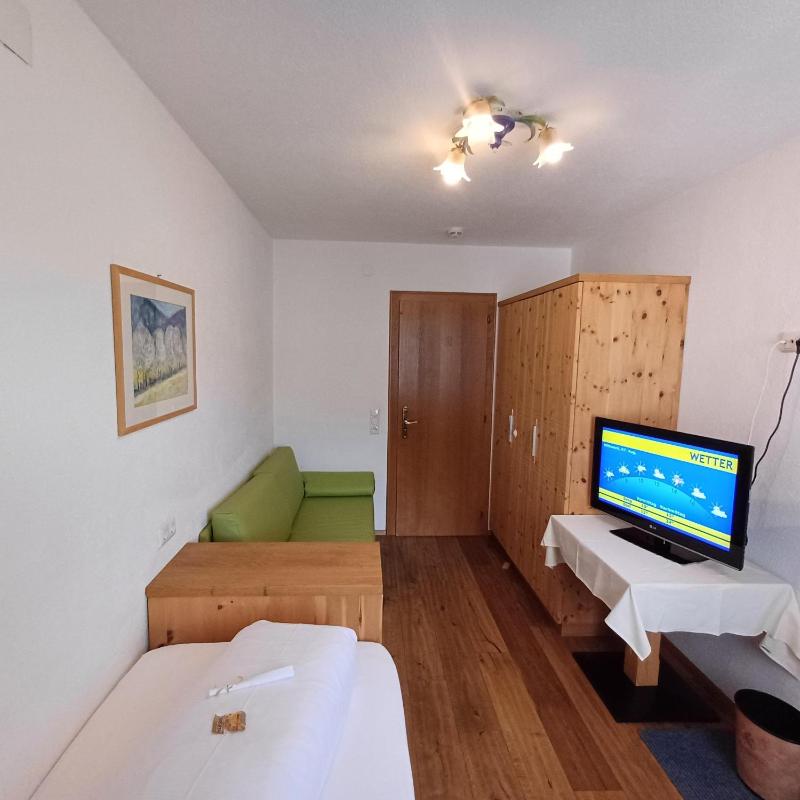 Single Room image 2
