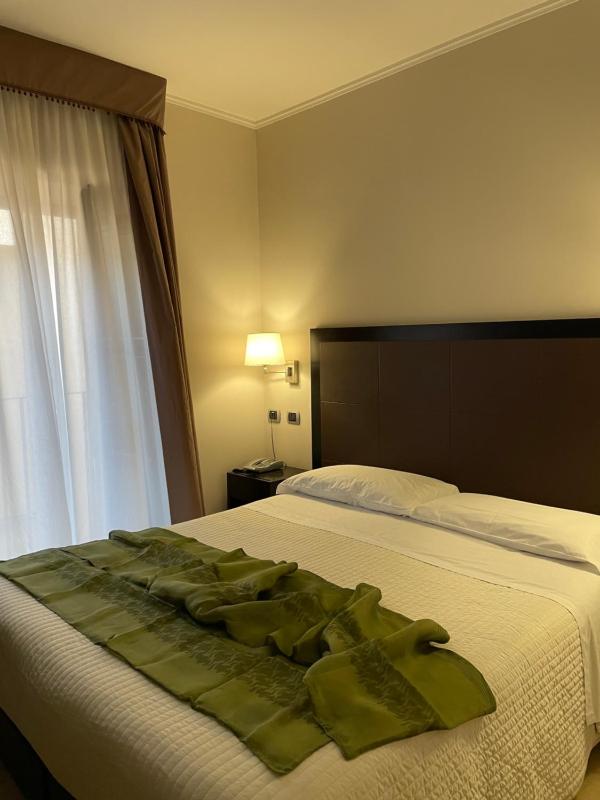 Double or Twin Room with Garden View image 4