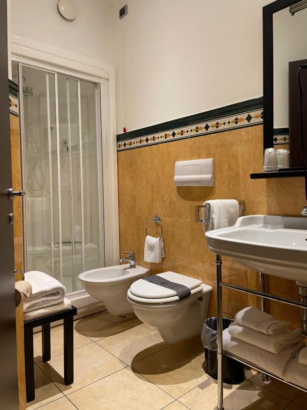 Double or Twin Room with Garden View image 2