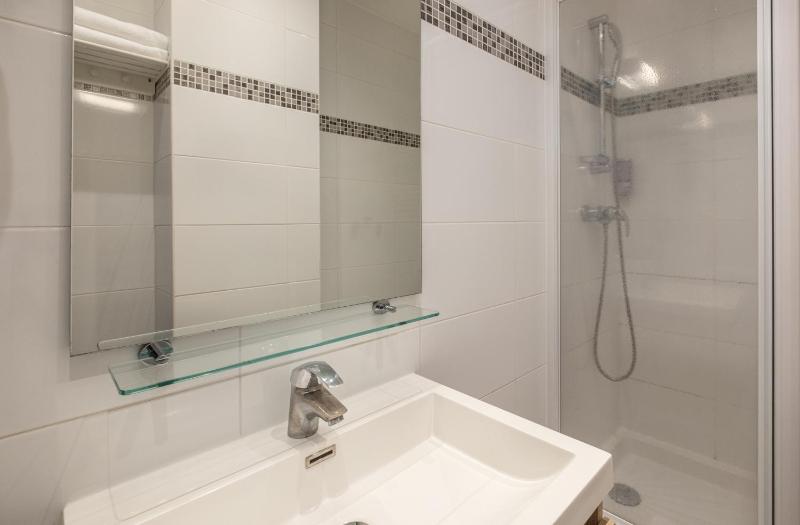 Comfort Double Room with Street View image 2