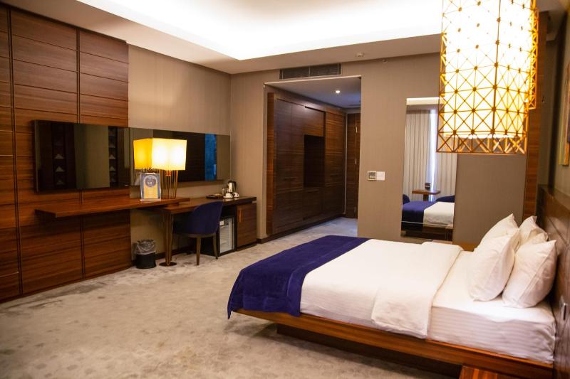 Superior Double or Twin Room image 4