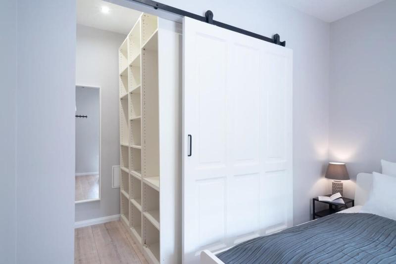 Super Central NEW apartment with air conditioning - image 8